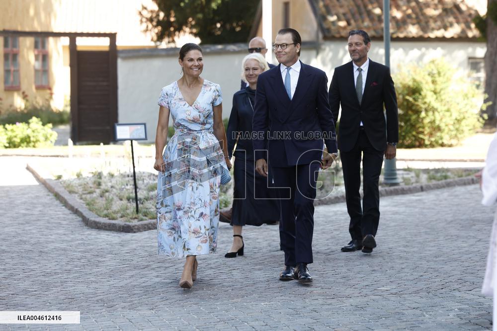 CROWN PRINCESS COUPLE VISBY CATHEDRAL