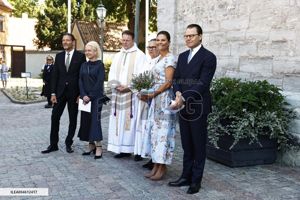 CROWN PRINCESS COUPLE VISBY CATHEDRAL