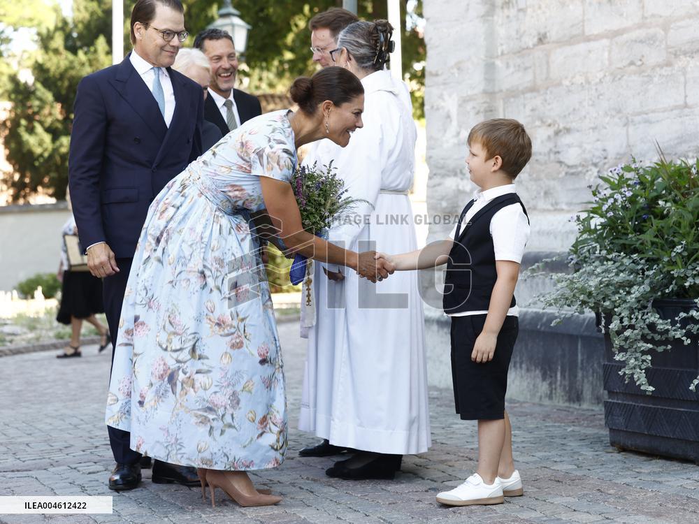 CROWN PRINCESS COUPLE VISBY CATHEDRAL