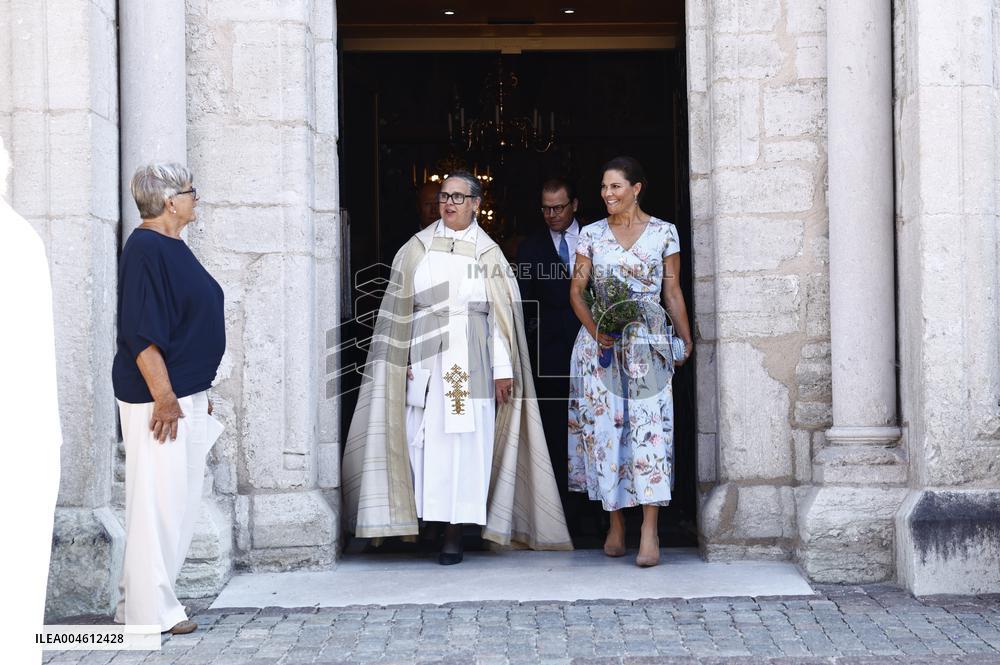 CROWN PRINCESS COUPLE VISBY CATHEDRAL