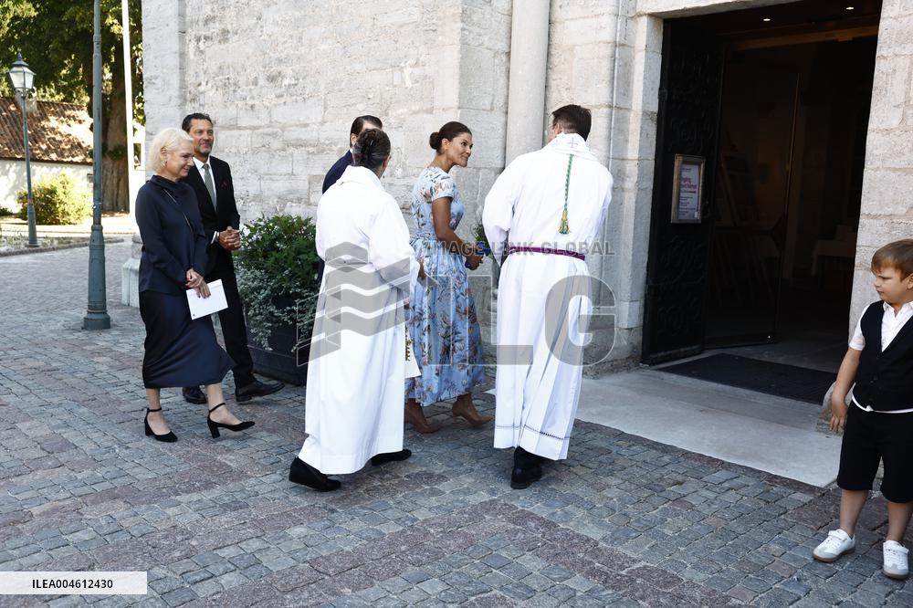 CROWN PRINCESS COUPLE VISBY CATHEDRAL
