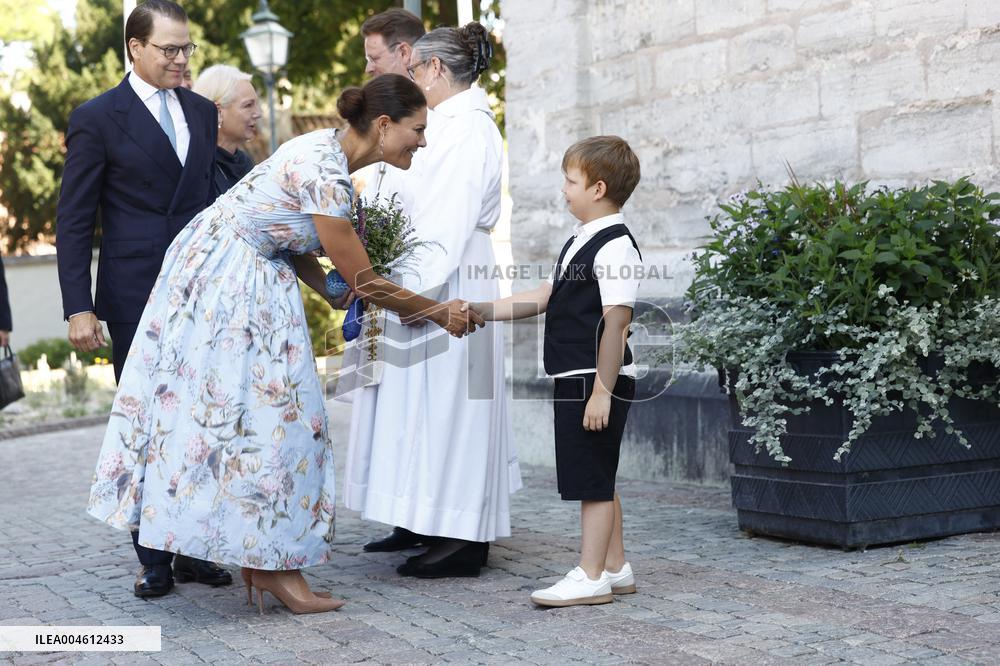CROWN PRINCESS COUPLE VISBY CATHEDRAL