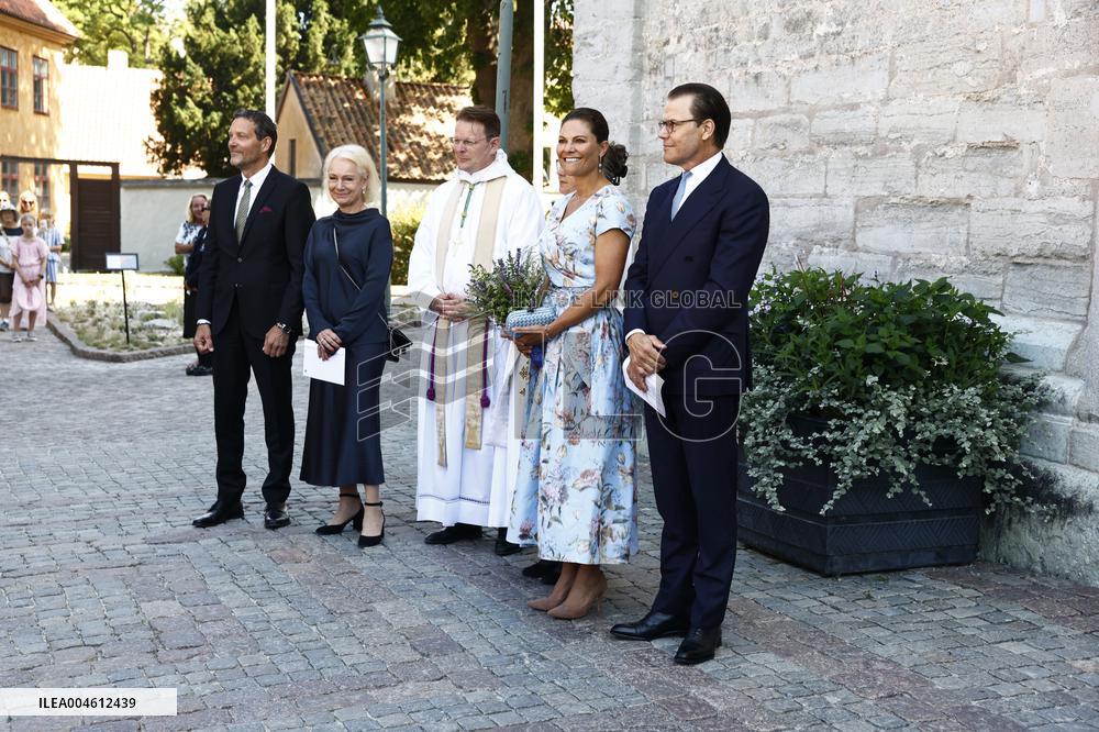 CROWN PRINCESS COUPLE VISBY CATHEDRAL