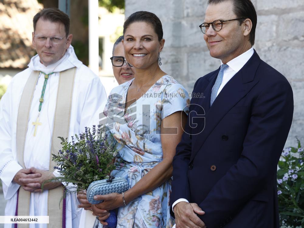 CROWN PRINCESS COUPLE VISBY CATHEDRAL