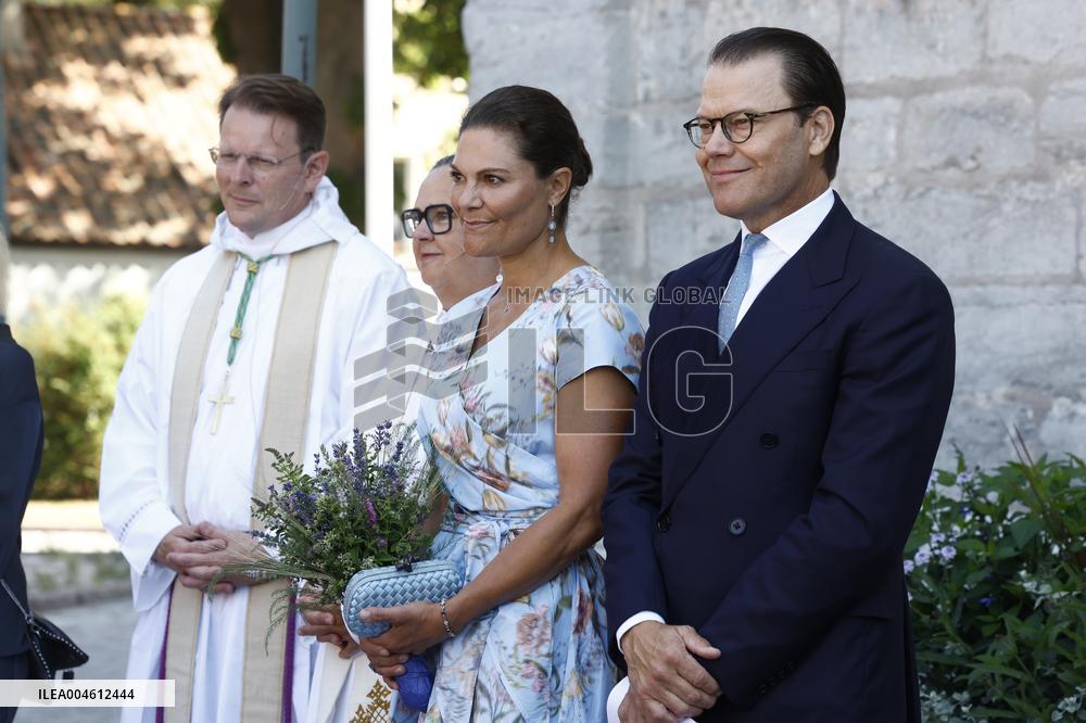 CROWN PRINCESS COUPLE VISBY CATHEDRAL