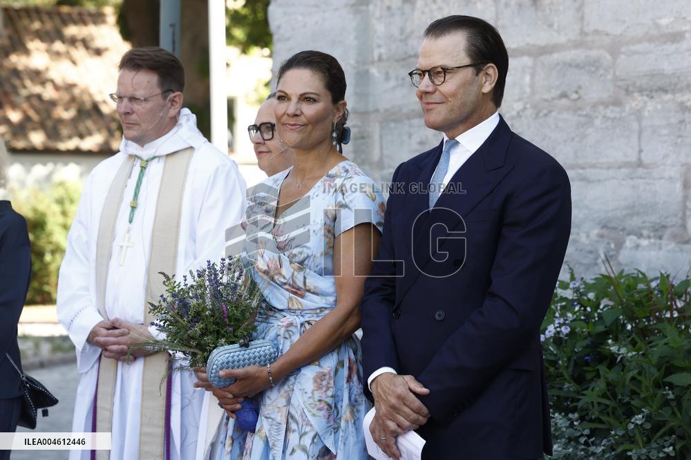 CROWN PRINCESS COUPLE VISBY CATHEDRAL