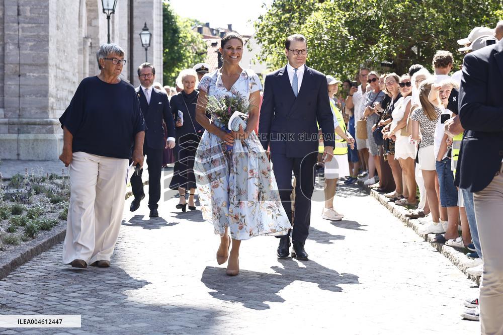 CROWN PRINCESS COUPLE VISBY CATHEDRAL