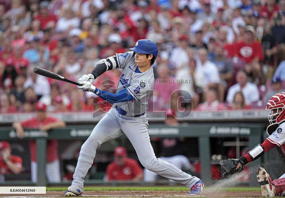 Baseball: Dodgers vs. Reds