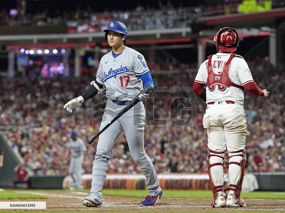 Baseball: Dodgers vs. Reds