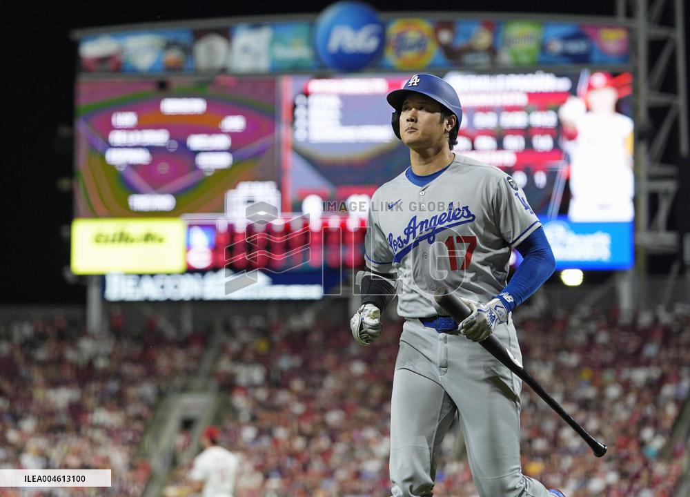 Baseball: Dodgers vs. Reds