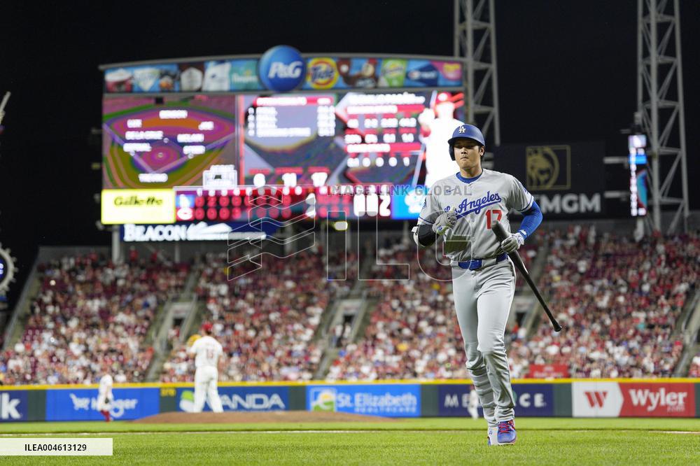 Baseball: Dodgers vs. Reds