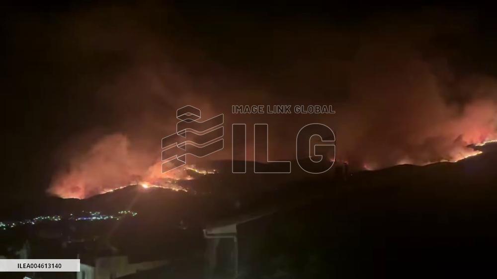 Spain: Forest Fire Rages in Ávila, One Firefighter Killed