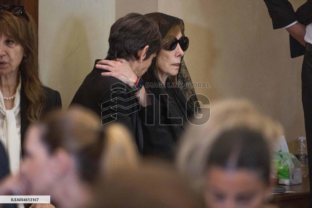 Rare Appearance of Lebanese Singer Fayrouz at Her Son’s Funeral - Bikfaya