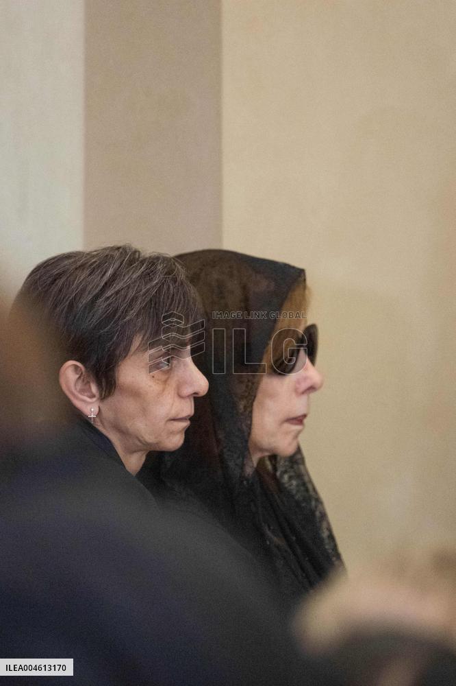 Rare Appearance of Lebanese Singer Fayrouz at Her Son’s Funeral - Bikfaya