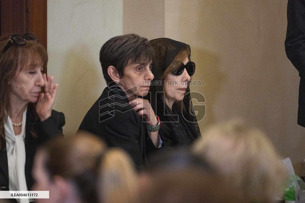 Rare Appearance of Lebanese Singer Fayrouz at Her Son’s Funeral - Bikfaya