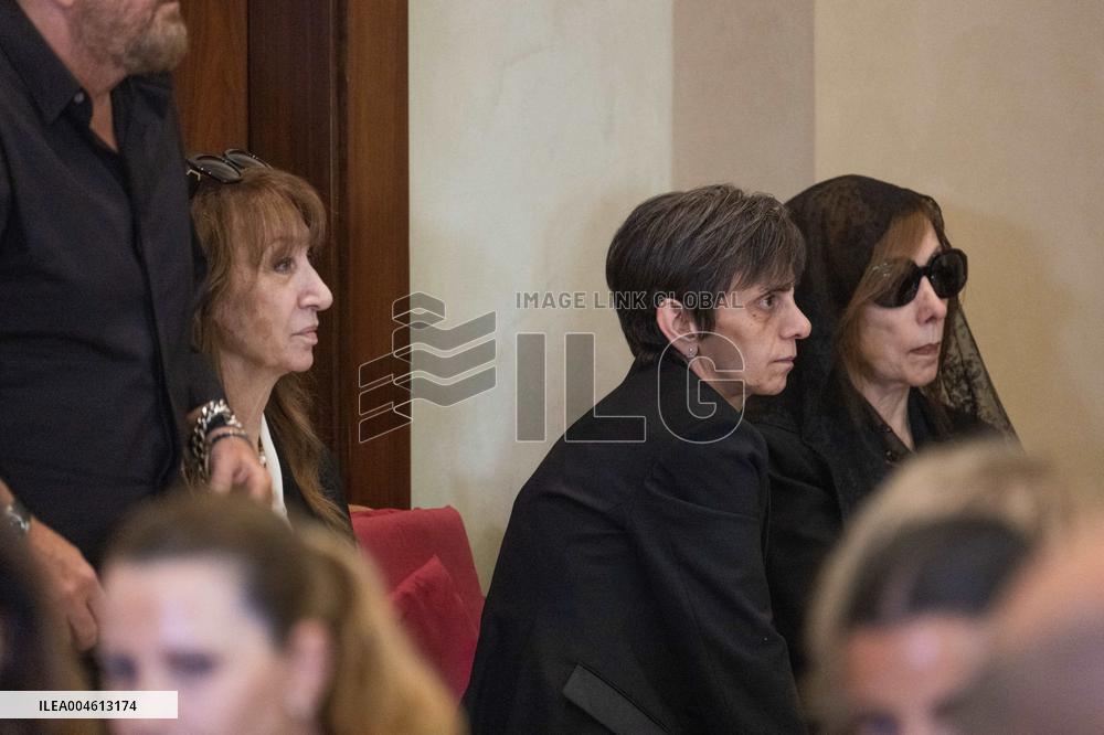 Rare Appearance of Lebanese Singer Fayrouz at Her Son’s Funeral - Bikfaya