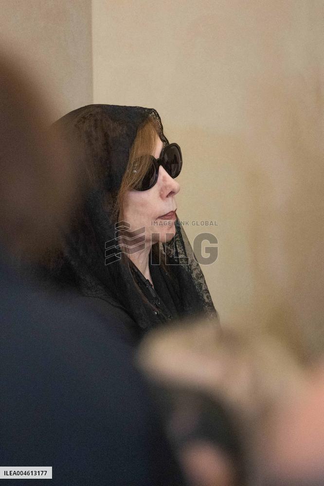 Rare Appearance of Lebanese Singer Fayrouz at Her Son’s Funeral - Bikfaya