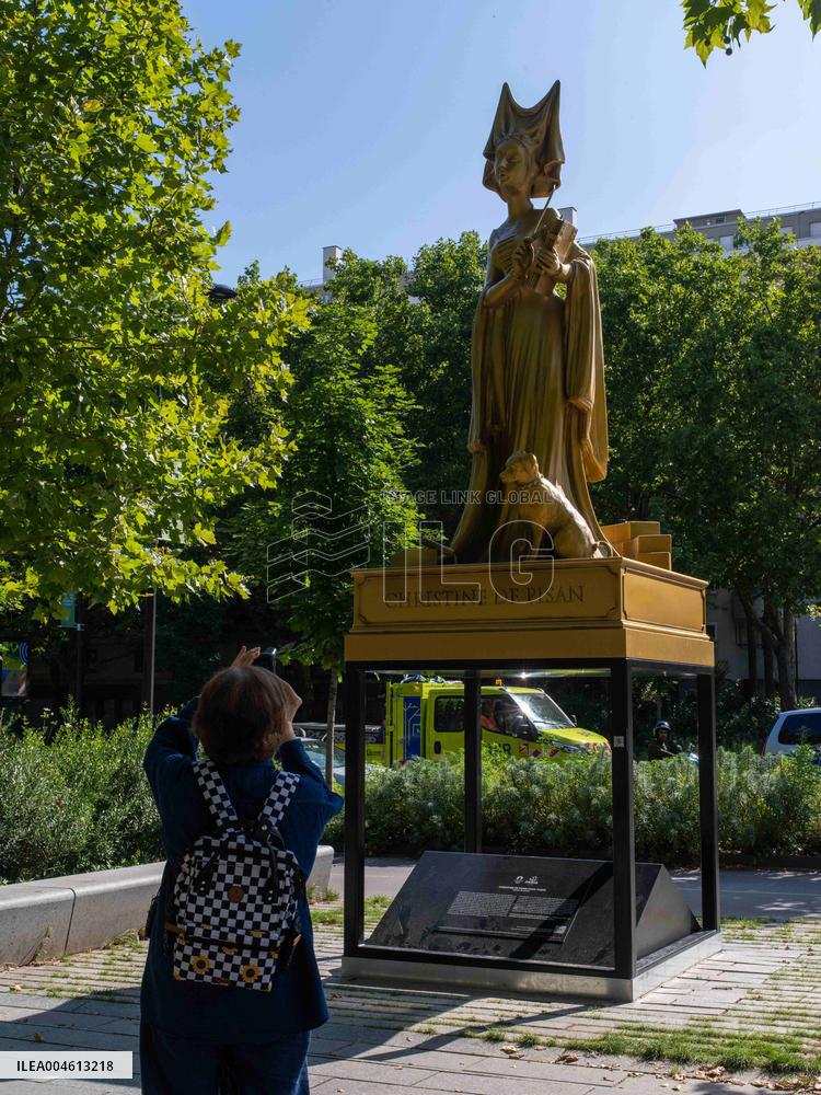 Illustrious Women of the Olympic Games 2024 bd de La Chapelle - Paris