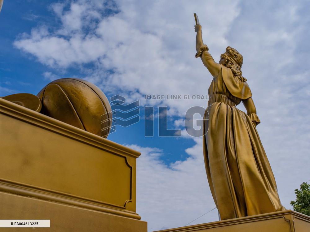 Illustrious Women of the Olympic Games 2024 bd de La Chapelle - Paris