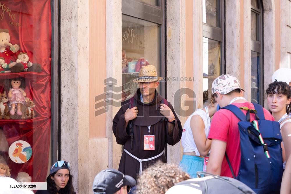 Young Pilgrims Gather at Piazza Navona for 2025 Youth Jubilee - Rome