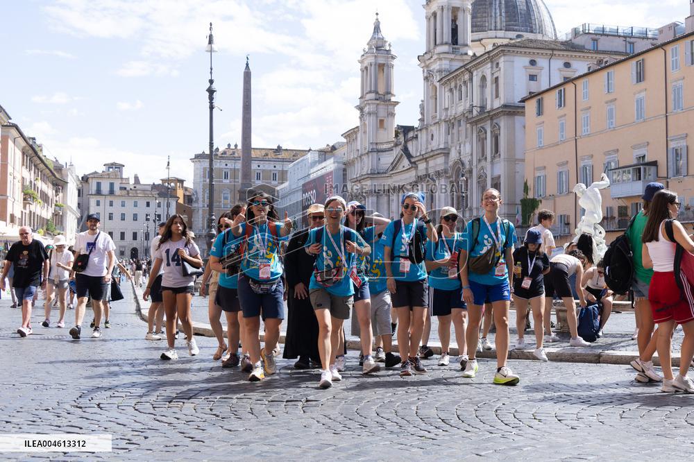Young Pilgrims Gather at Piazza Navona for 2025 Youth Jubilee - Rome