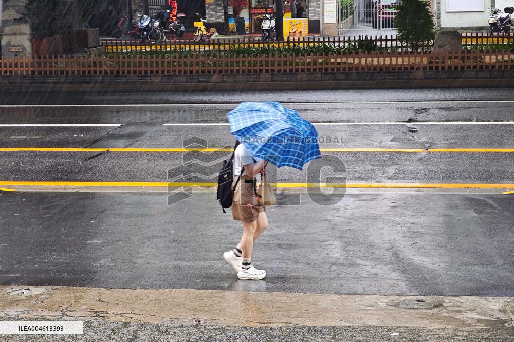 Typhoon Co-may Hit Shanghai