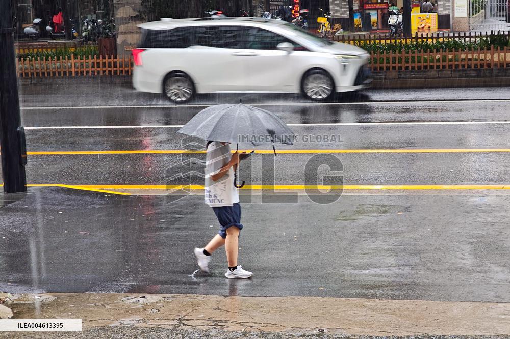 Typhoon Co-may Hit Shanghai