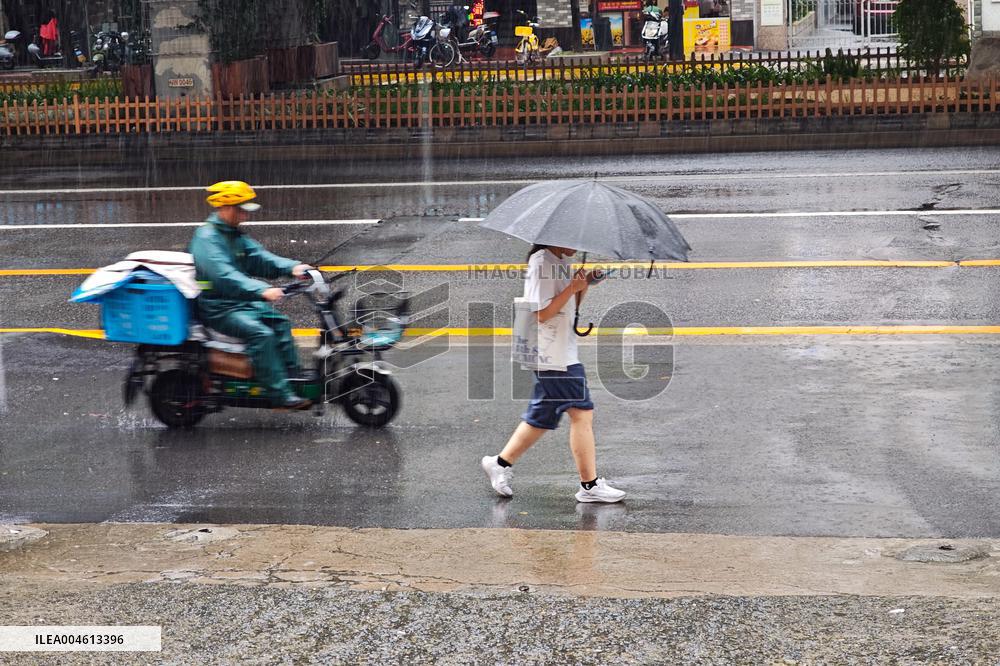 Typhoon Co-may Hit Shanghai