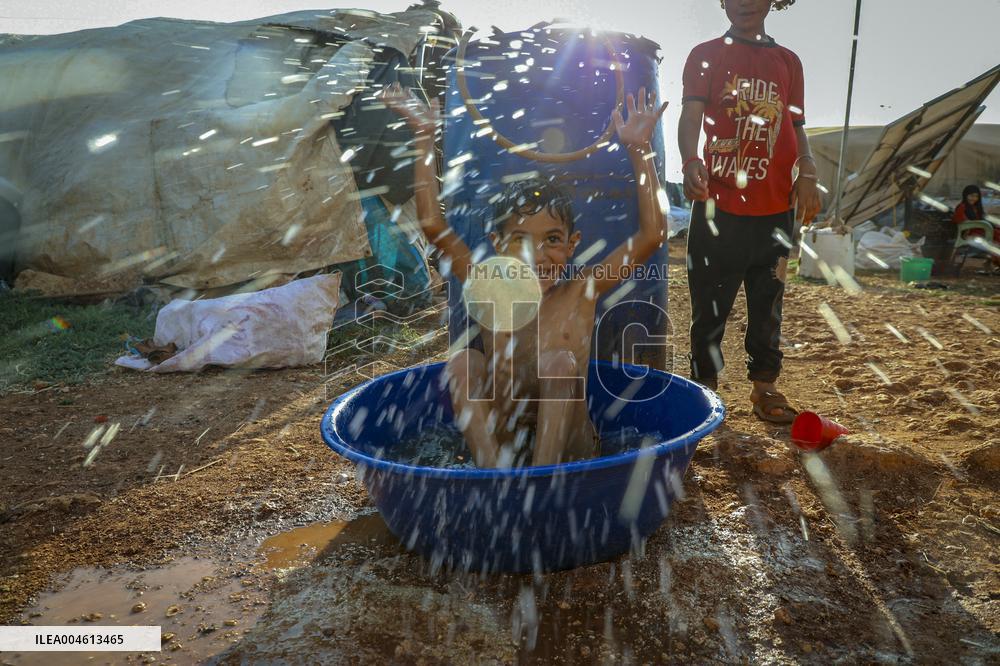 Scorching Heat Torments Displaced Families - Syria
