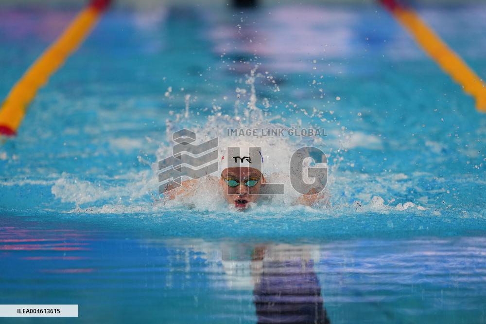 Leon Marchand Breaks 200 Medley Record at Swimming World Championships - Singapore