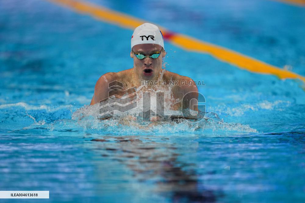 Leon Marchand Breaks 200 Medley Record at Swimming World Championships - Singapore