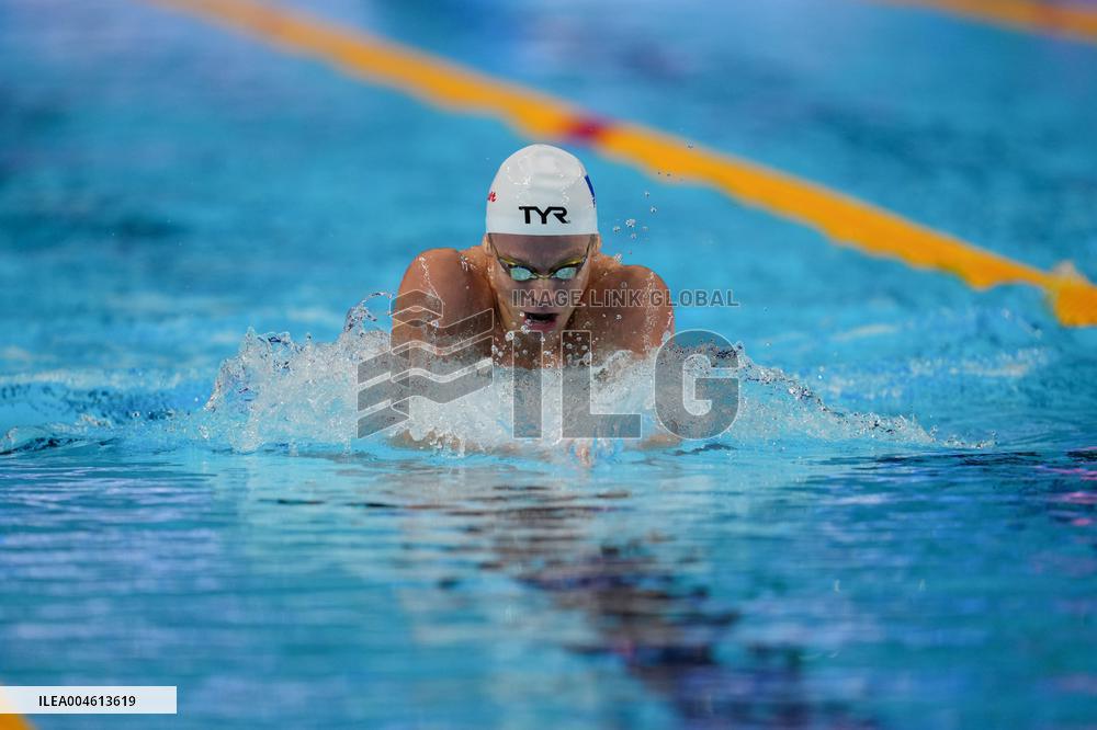 Leon Marchand Breaks 200 Medley Record at Swimming World Championships - Singapore