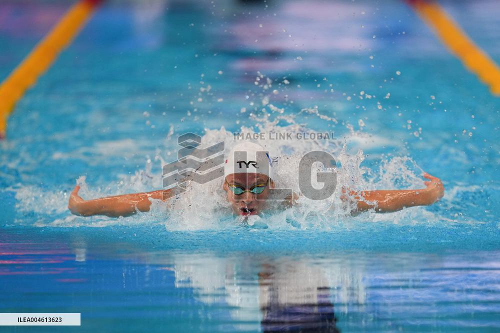 Leon Marchand Breaks 200 Medley Record at Swimming World Championships - Singapore
