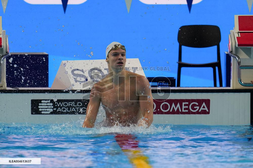 Leon Marchand Breaks 200 Medley Record at Swimming World Championships - Singapore