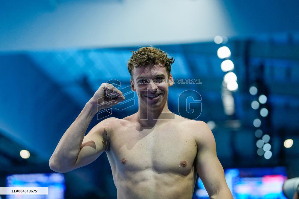 Leon Marchand Breaks 200 Medley Record at Swimming World Championships - Singapore