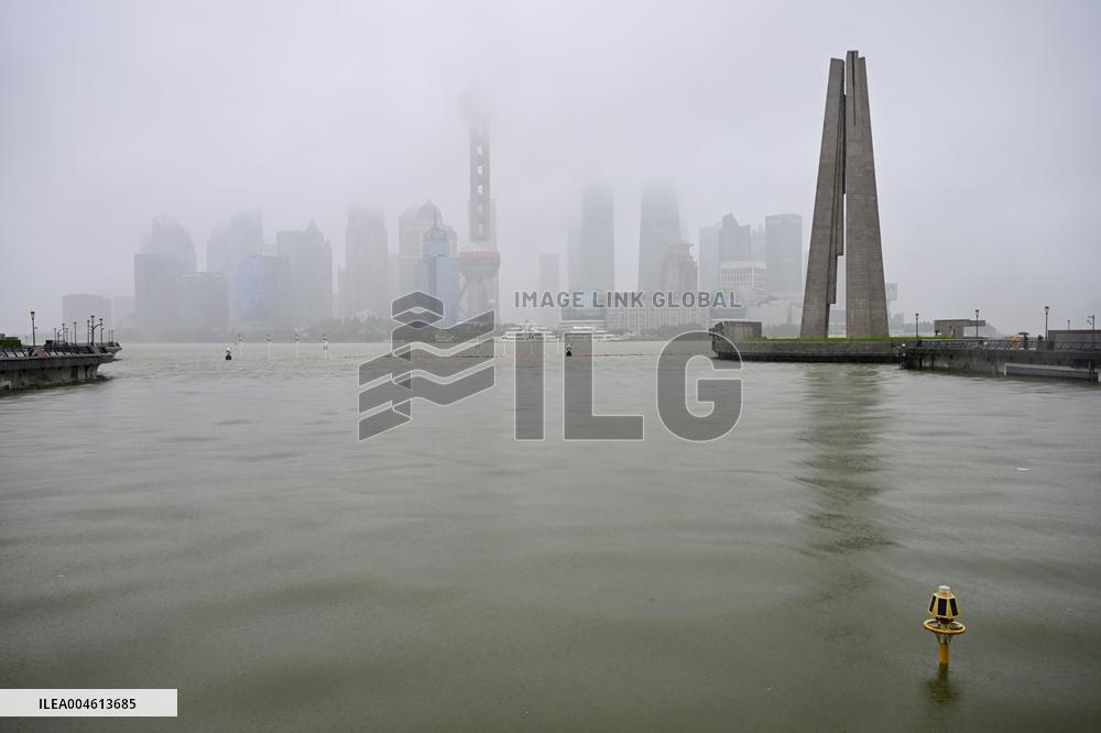 Typhoon Co-may Hit Shanghai
