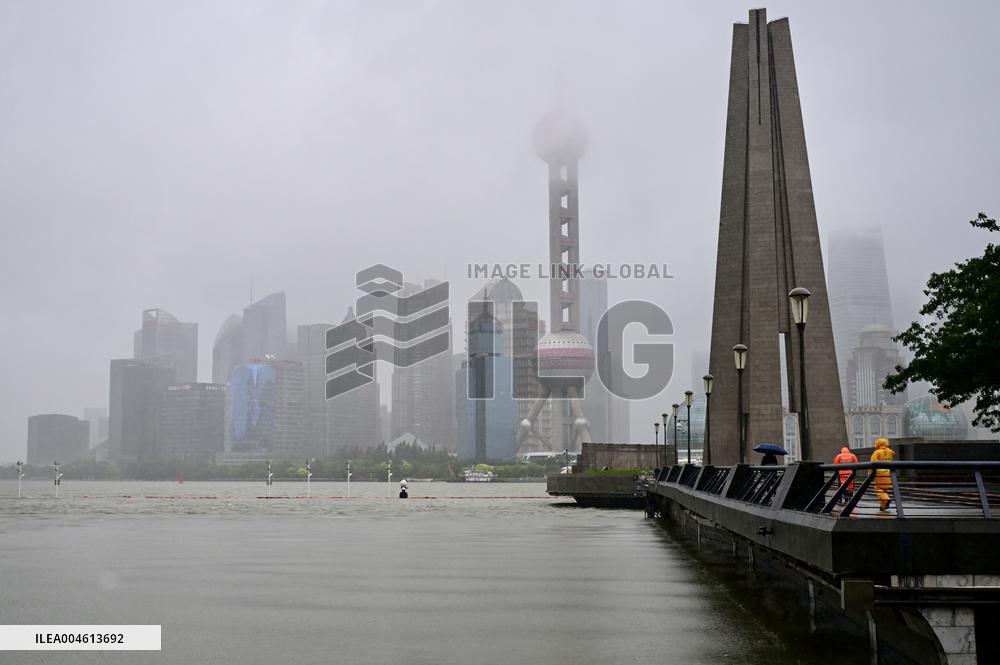 Typhoon Co-may Hit Shanghai