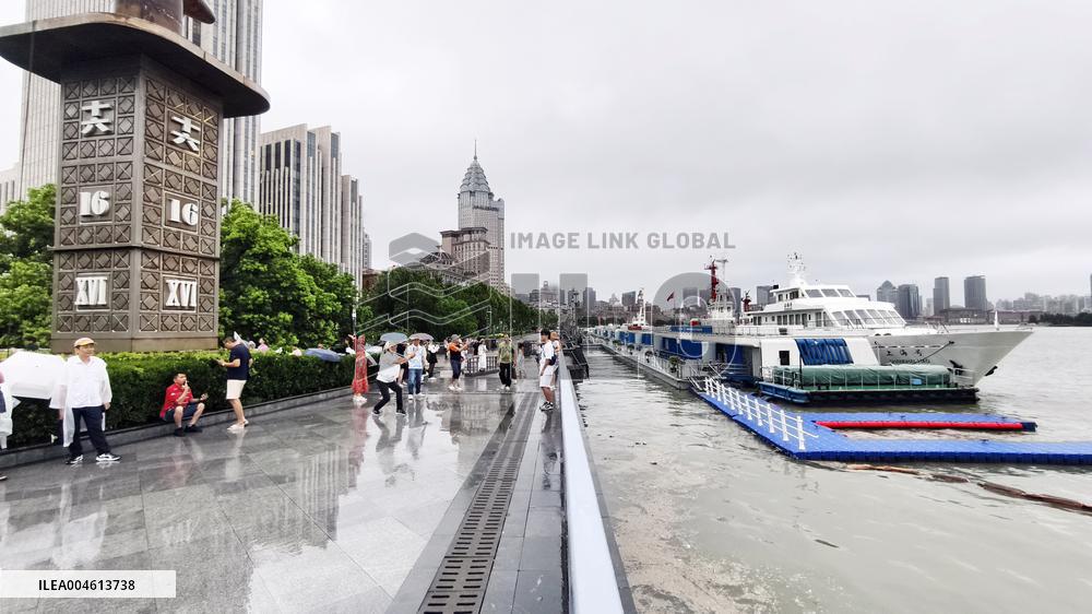 Typhoon Co-may Hit Shanghai