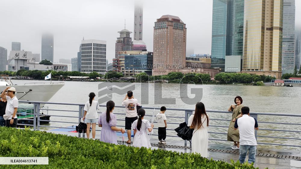 Typhoon Co-may Hit Shanghai