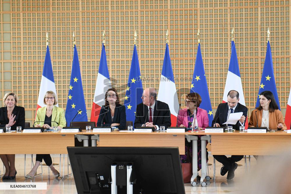 Meeting at Ministry of Economy - Paris