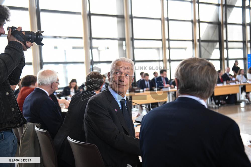 Meeting at Ministry of Economy - Paris