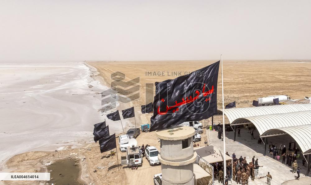 Pilgrims Begin Forty Day Trek to Karbala - Iraq