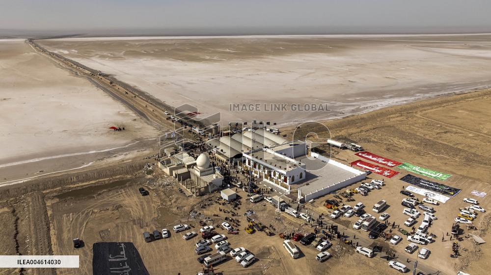 Pilgrims Begin Forty Day Trek to Karbala - Iraq