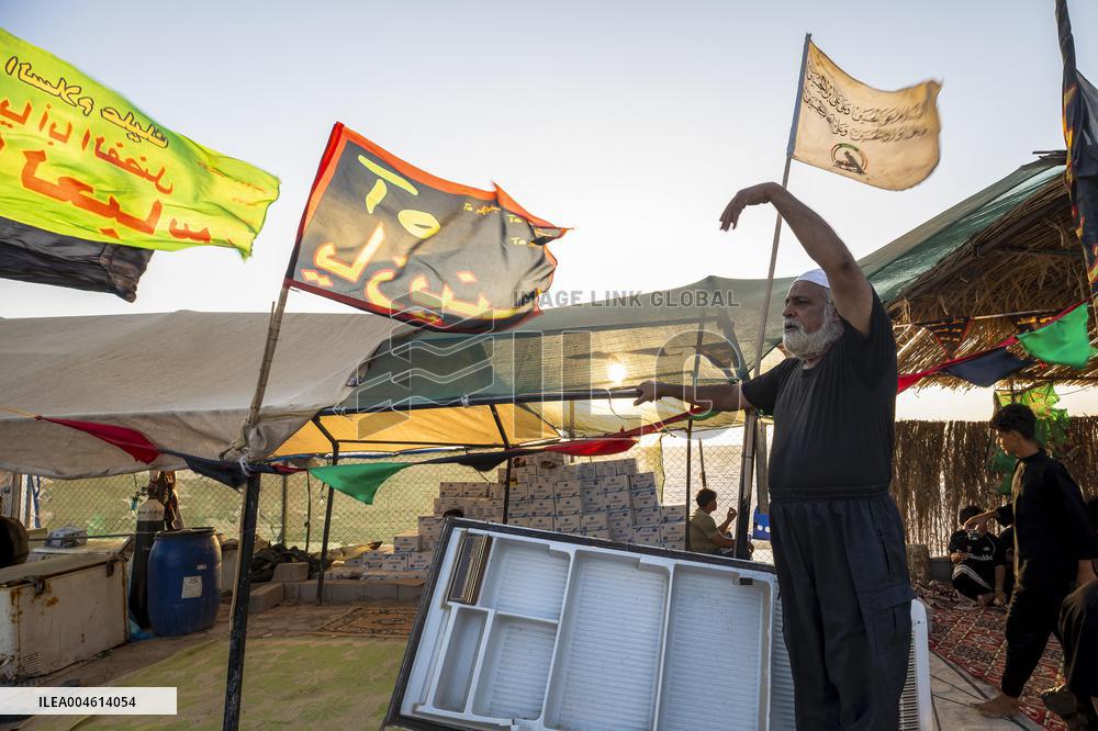Pilgrims Begin Forty Day Trek to Karbala - Iraq
