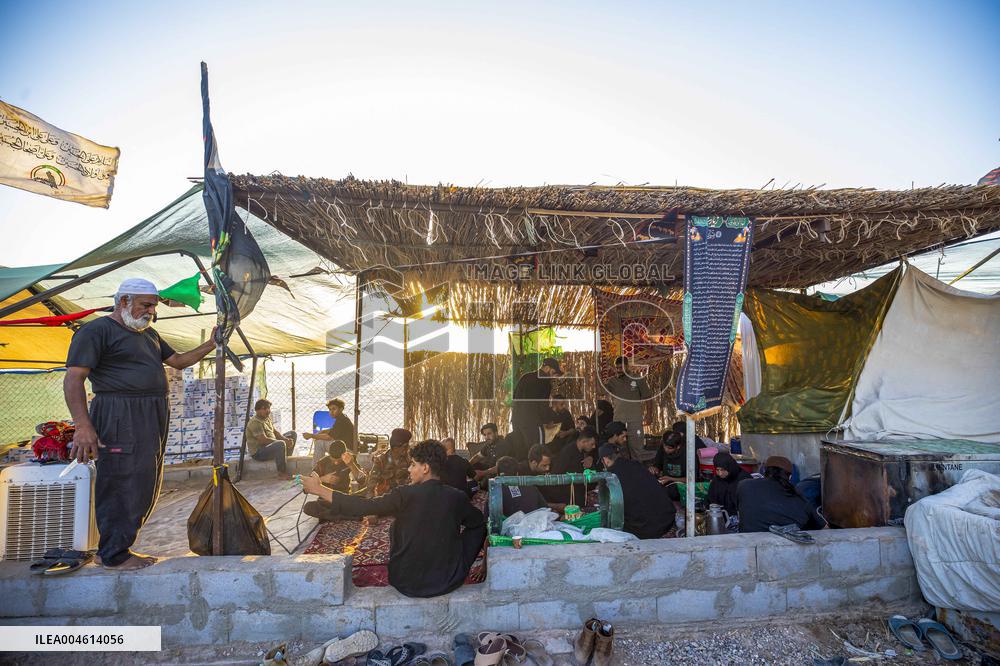 Pilgrims Begin Forty Day Trek to Karbala - Iraq