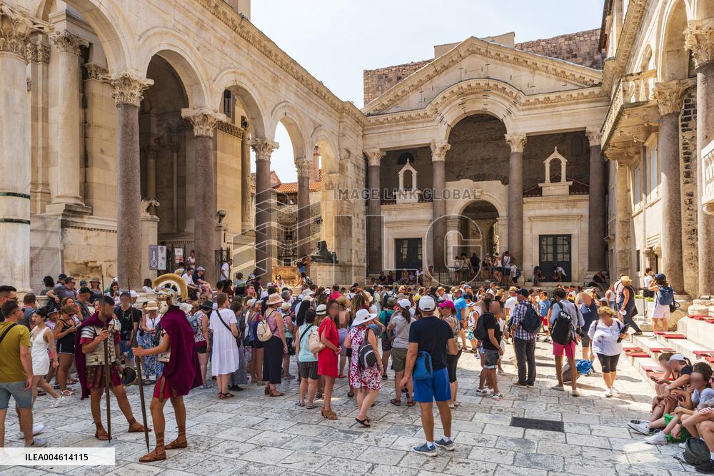 Illustration - Surtourisme