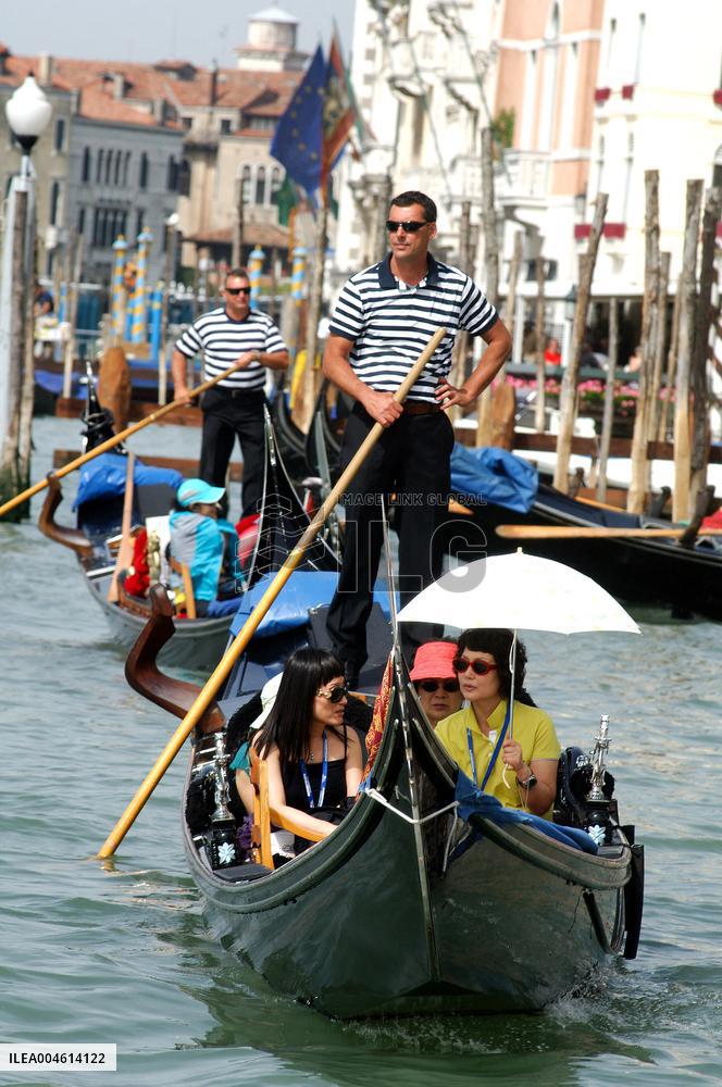 Illustration - Surtourisme