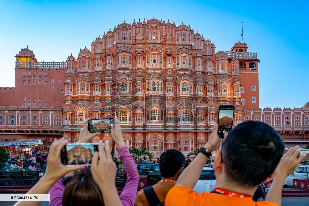 Illustration - Surtourisme