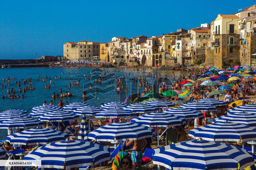 Illustration - Surtourisme