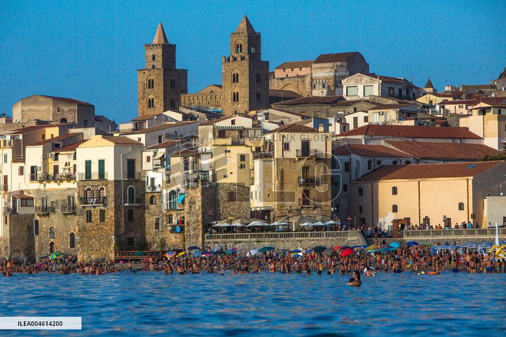 Illustration - Surtourisme